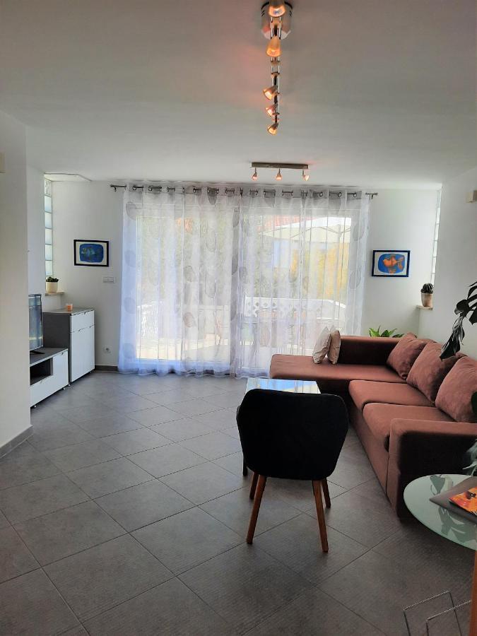 Apartment Mato Barbariga Exterior photo
